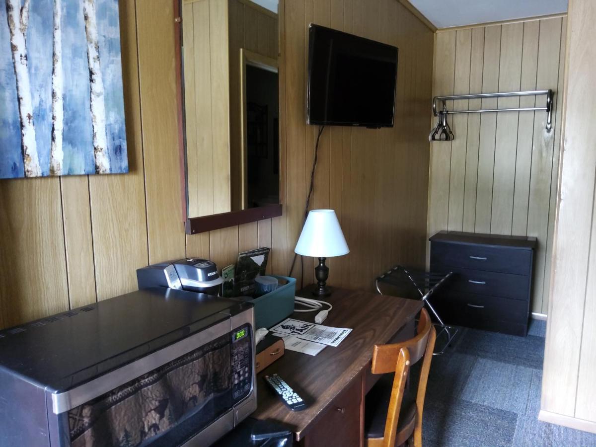 Rest Stop 6 Inn Clarendon Экстерьер фото
