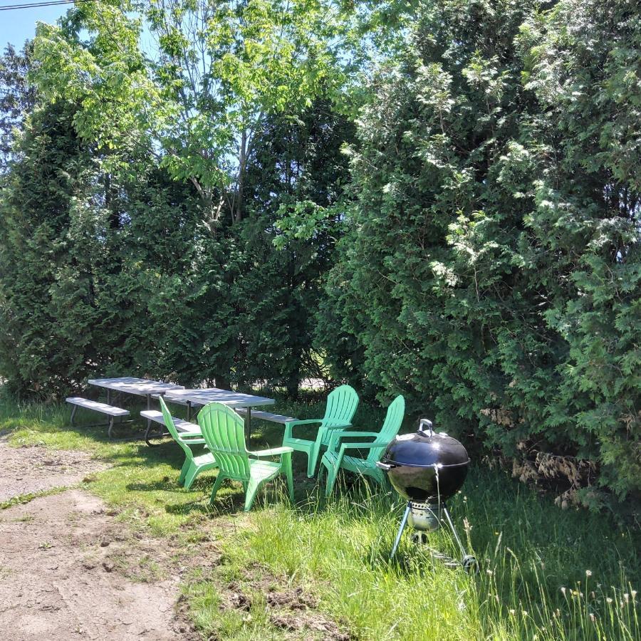 Rest Stop 6 Inn Clarendon Экстерьер фото